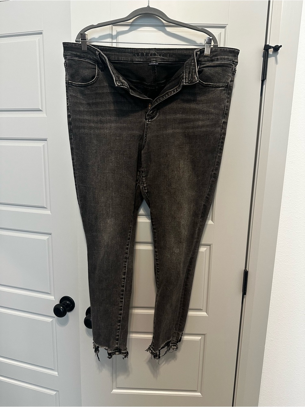 American Eagle Outfitters Black Washed Jeggings with Frayed Hem